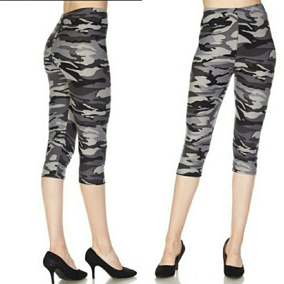 Pants - NWT - ULTRA MILKY SOFT GRAY CAMO CAPRI LEGGINGS